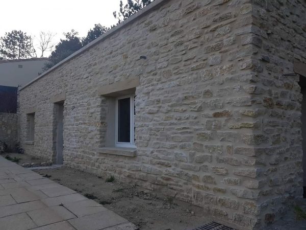 Habillage vraies pierres en drôme provençale par la Pierre d'Uzel.