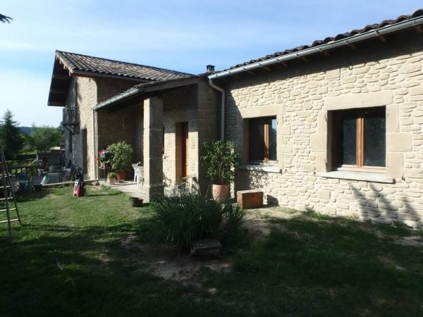 Chantier réussi par la Pierre d'Uzel pour une imitation molasse à Bourg de Péage (Drôme 26).