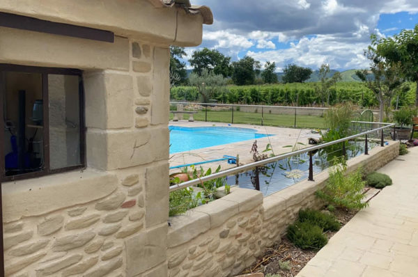 Pool house extérieur imitation molasse à Pont d'Isère Drôme 26 par la Pierre d'Uzel